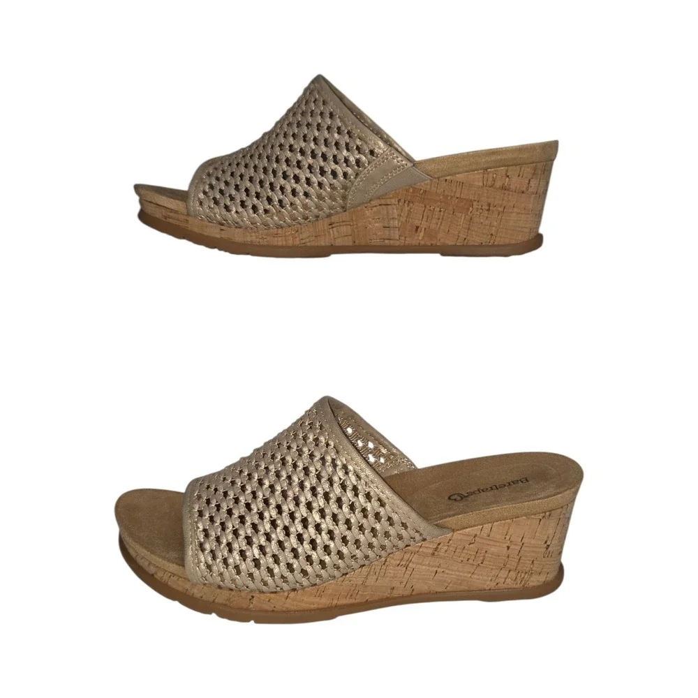 Baretraps Flossey Soft Gold Woven Wedge Sandals Womens 7.5 W Wide BT26520